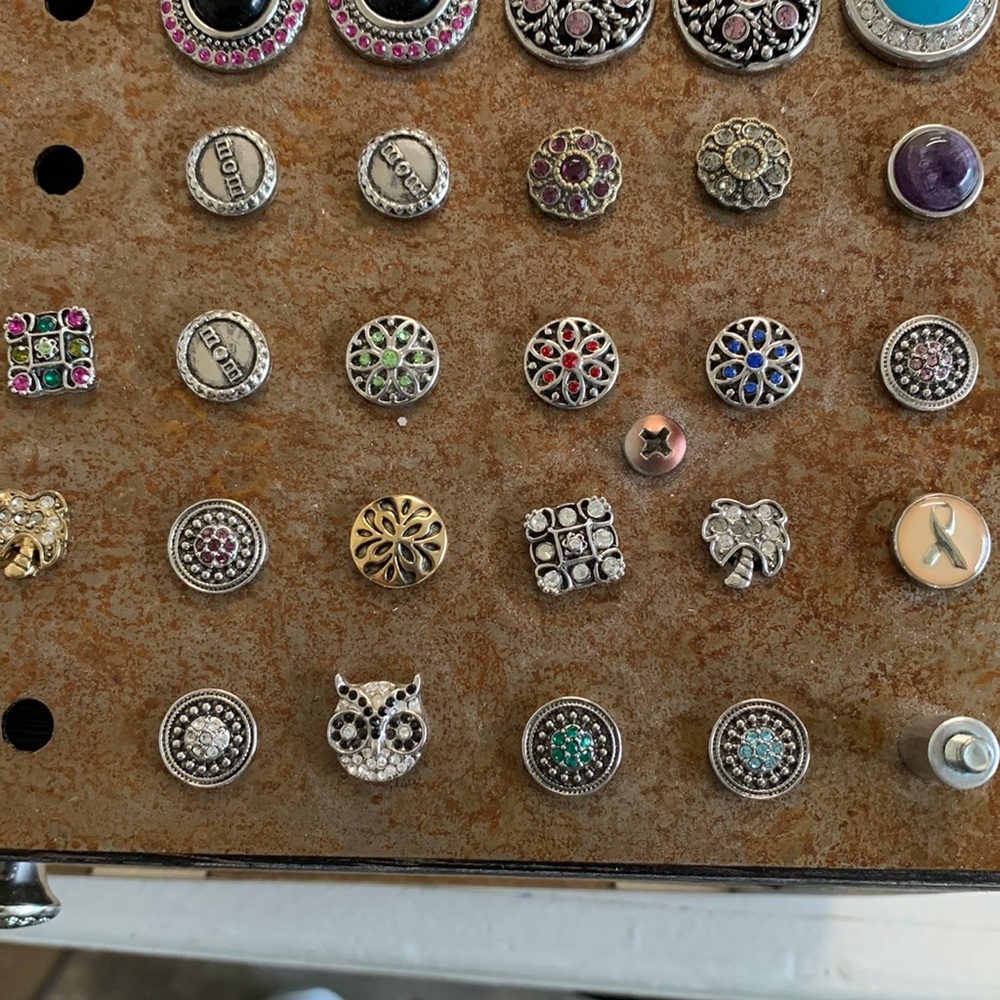Lot of 21 petite collection snaps.  NWOT